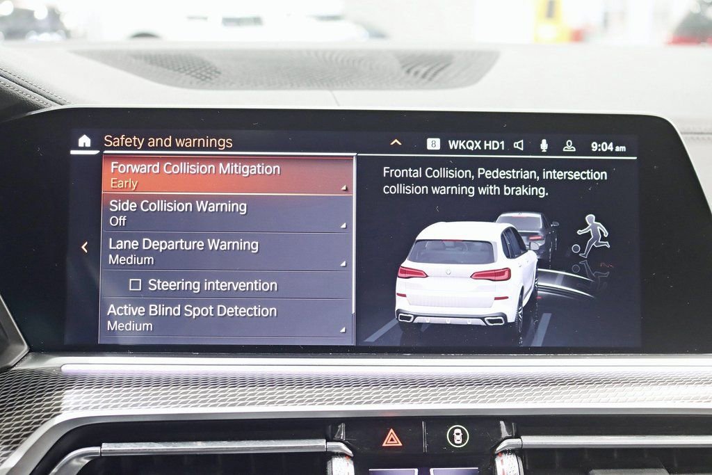 Used 2022 BMW X5 M50i image 24