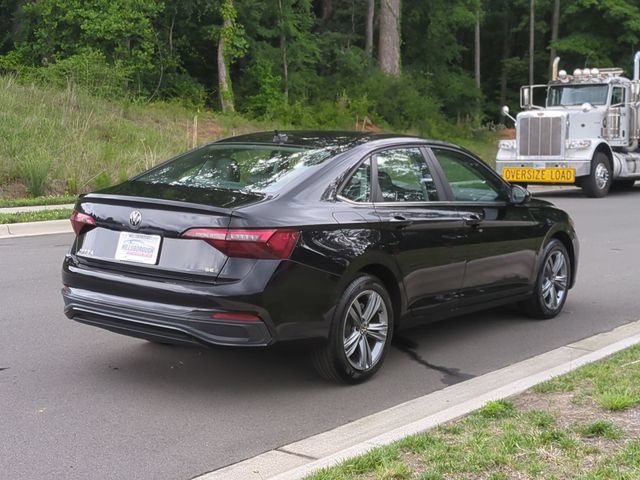 Used 2024 Volkswagen Jetta SE FWD image 13