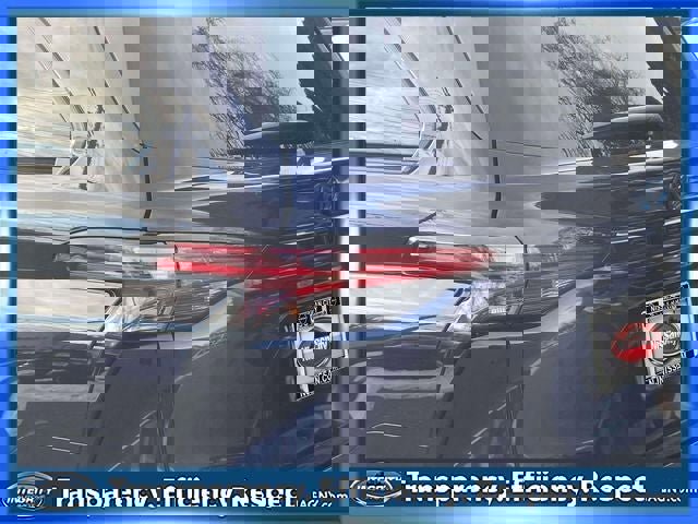 Used 2025 Toyota Sienna XSE w/ XSE Plus Package image 11