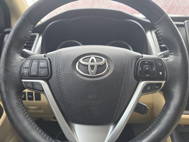 Used 2017 Toyota Highlander Limited Platinum AWD/4WD image 26