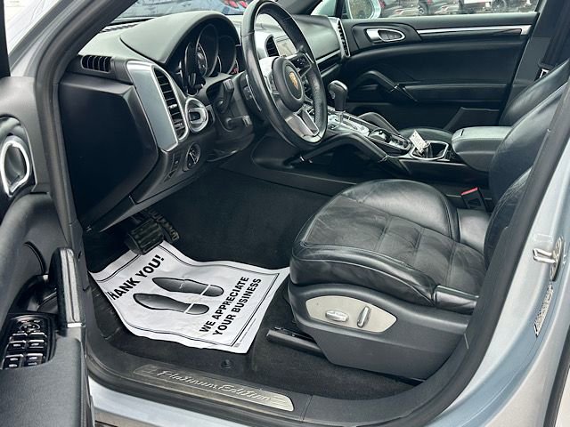 Used 2017 Porsche Cayenne AWD/4WD image 12