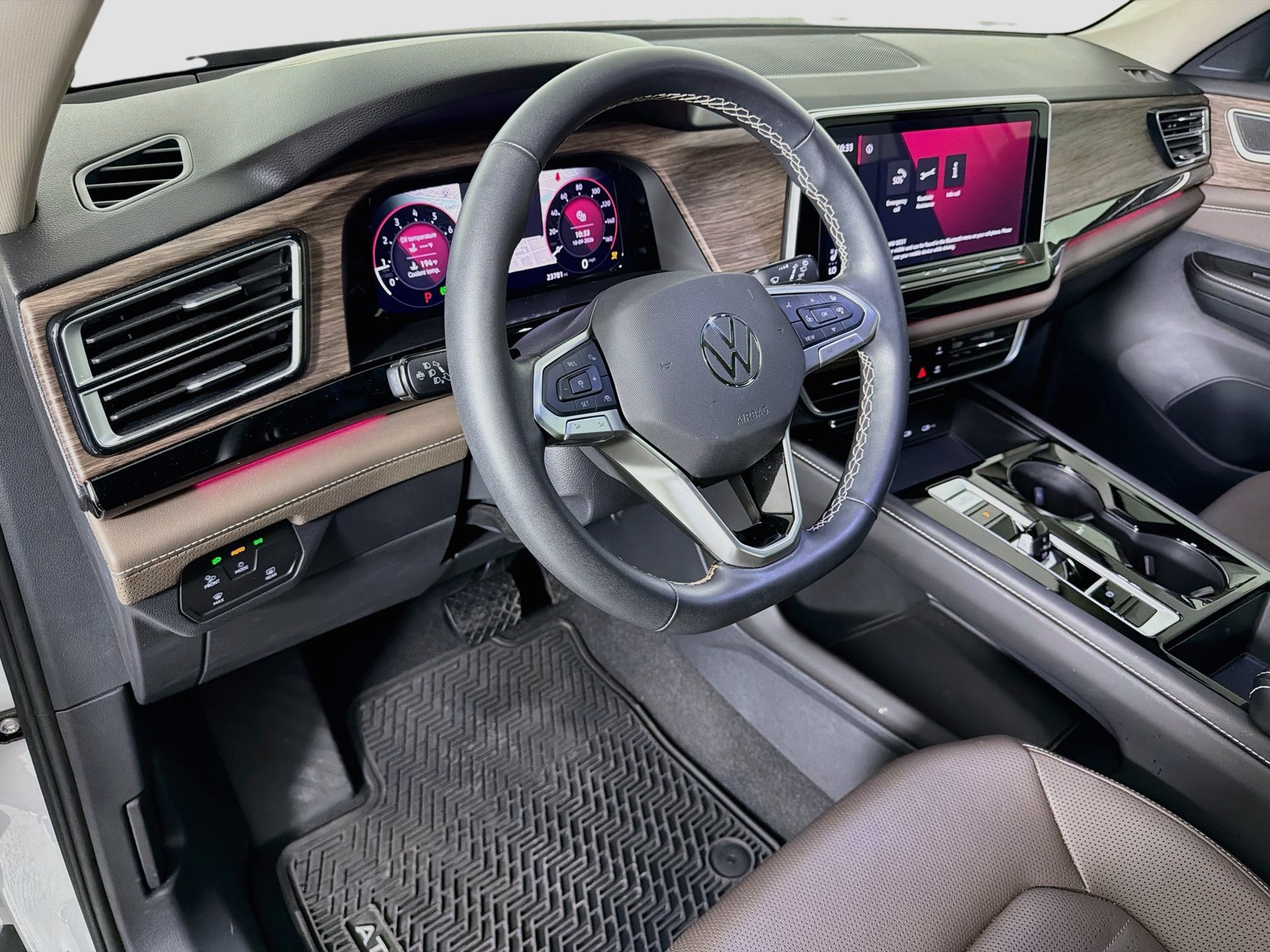 Certified 2025 Volkswagen Atlas SEL AWD/4WD image 9
