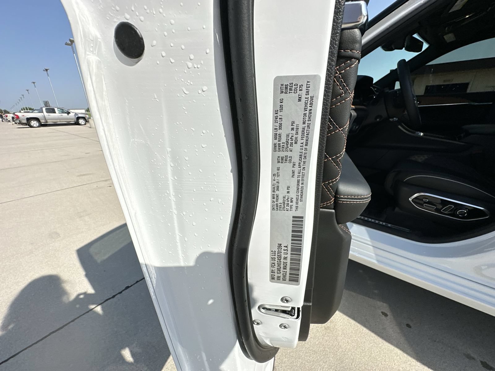 Used 2025 Jeep Grand Cherokee Summit AWD/4WD image 34