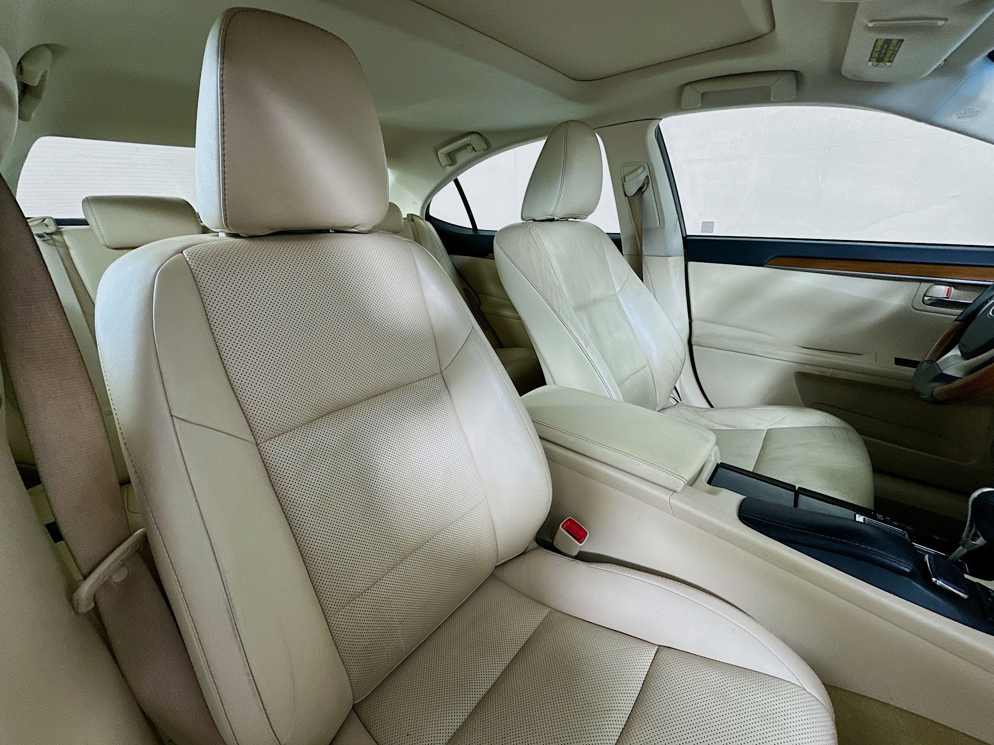 Used 2015 Lexus ES 300h image 28