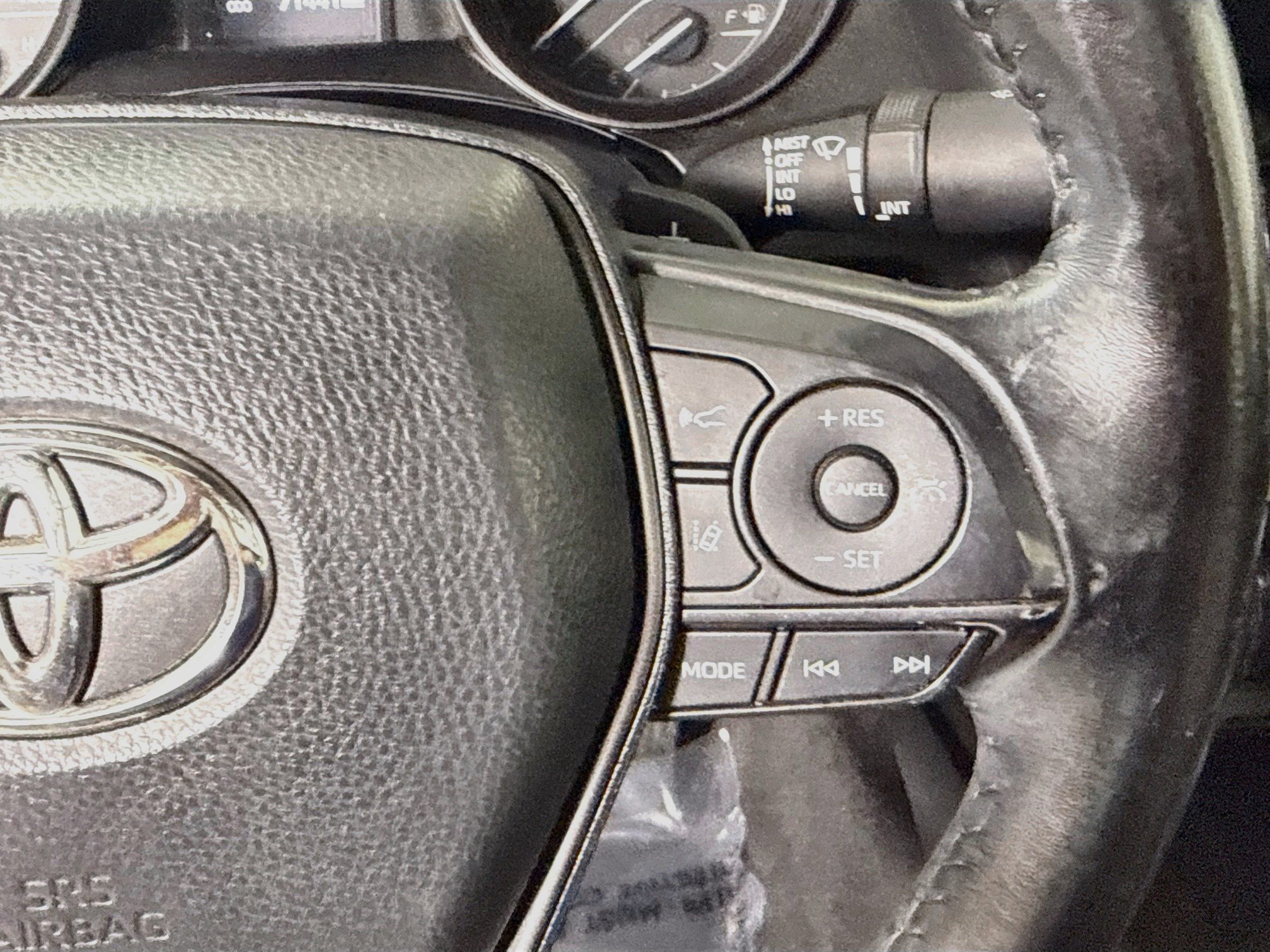 Used 2021 Toyota Camry SE w/ Carpet Mat Package (TMS) FWD image 15