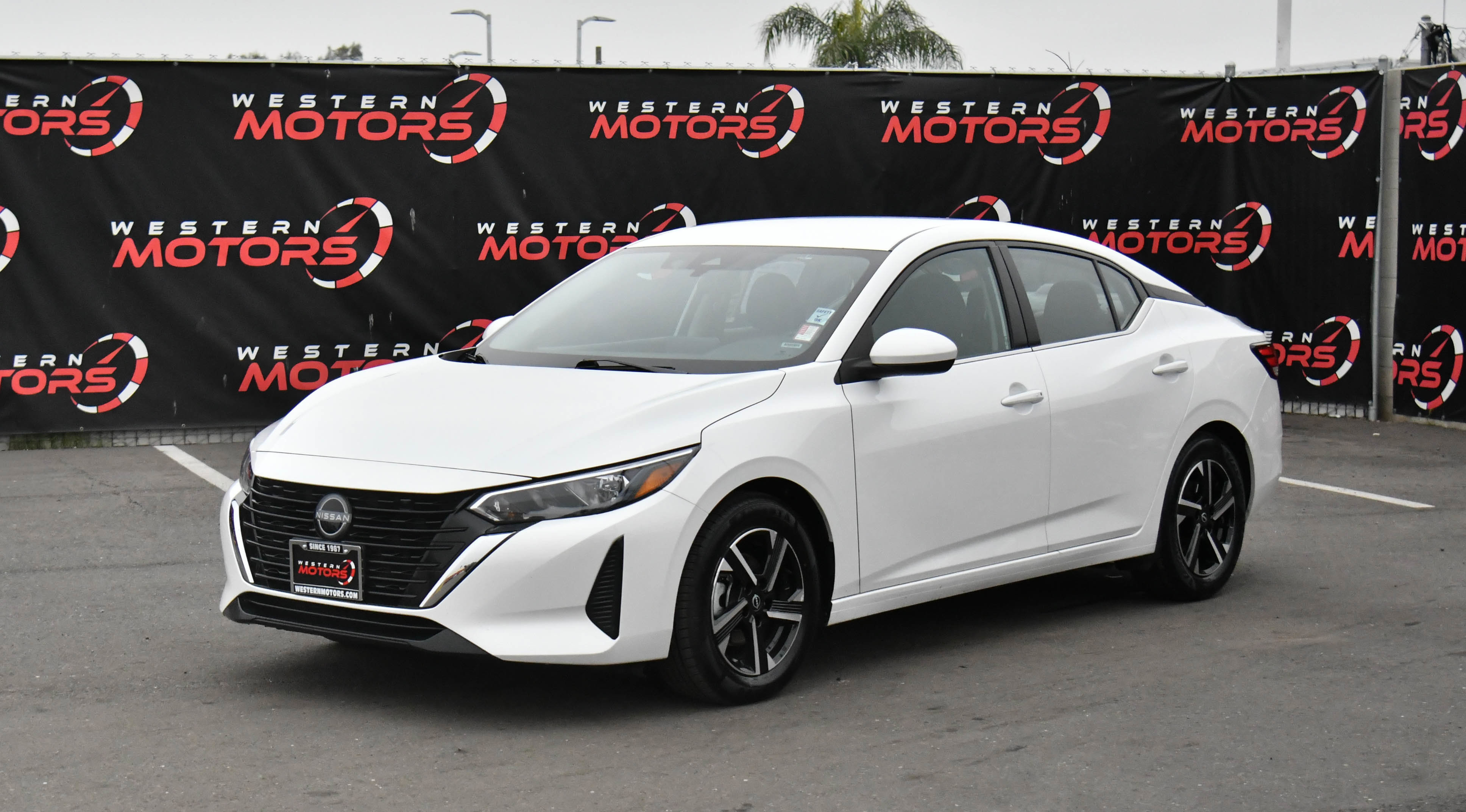 Used 2024 Nissan Sentra SV image 3