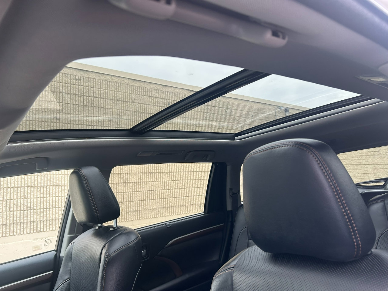 Used 2016 Toyota Highlander Limited Platinum image 13