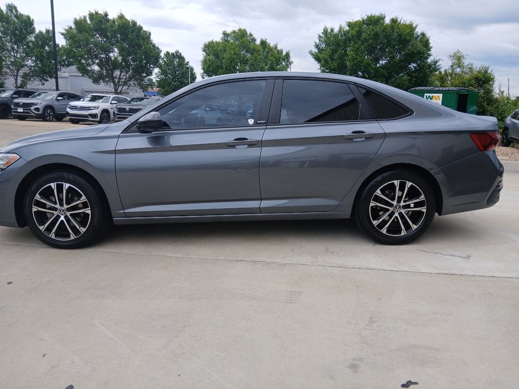 Used 2024 Volkswagen Jetta Sport FWD image 1