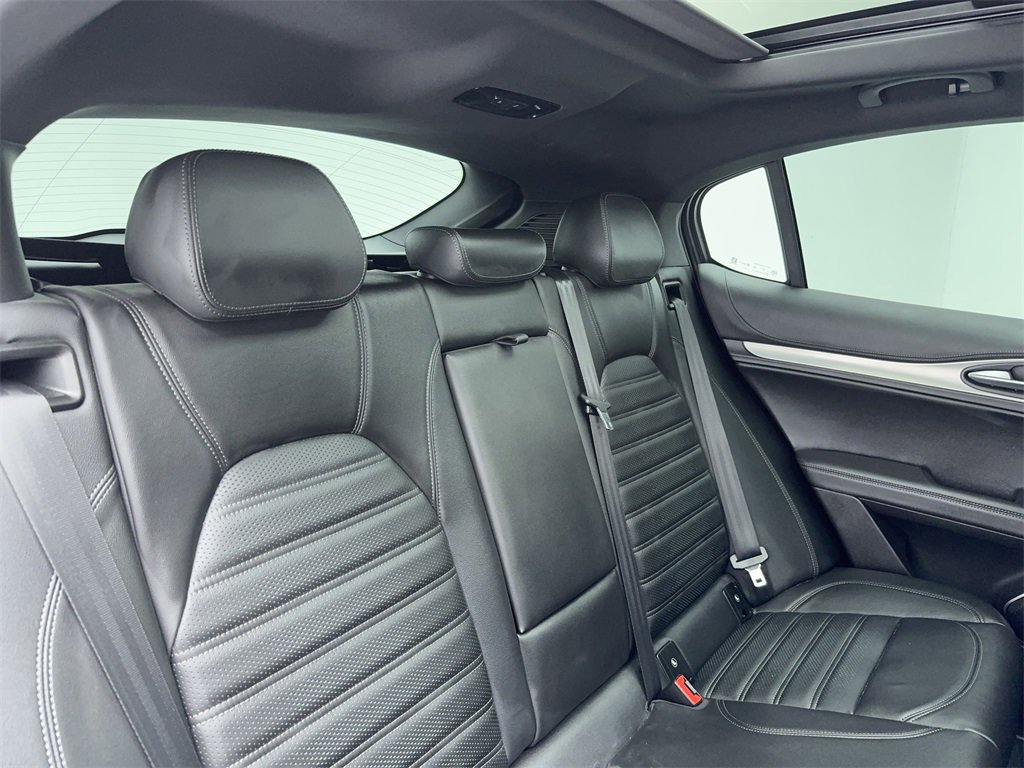 Used 2022 Alfa Romeo Stelvio Veloce image 49