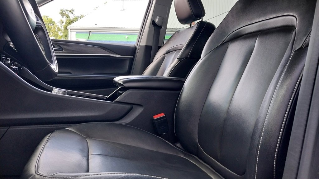 Used 2022 Jeep Grand Cherokee L Limited image 21