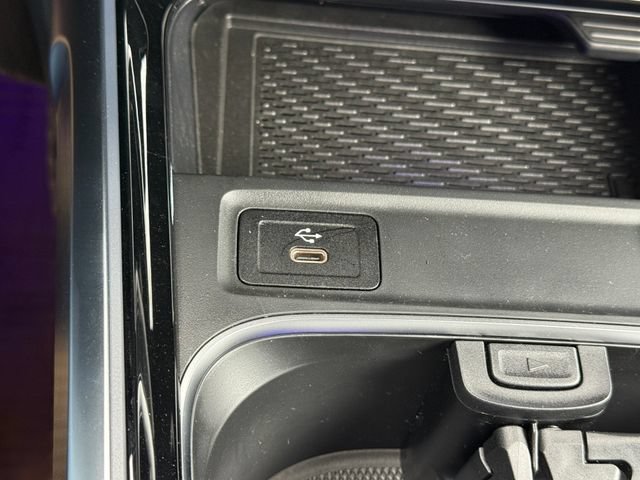 Used 2025 Mercedes-Benz GLB 250 4MATIC image 25