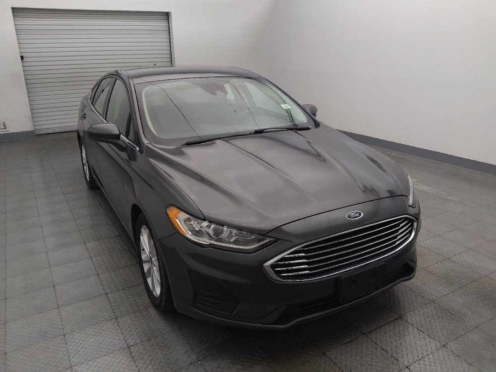 Used 2020 Ford Fusion SE FWD image 14