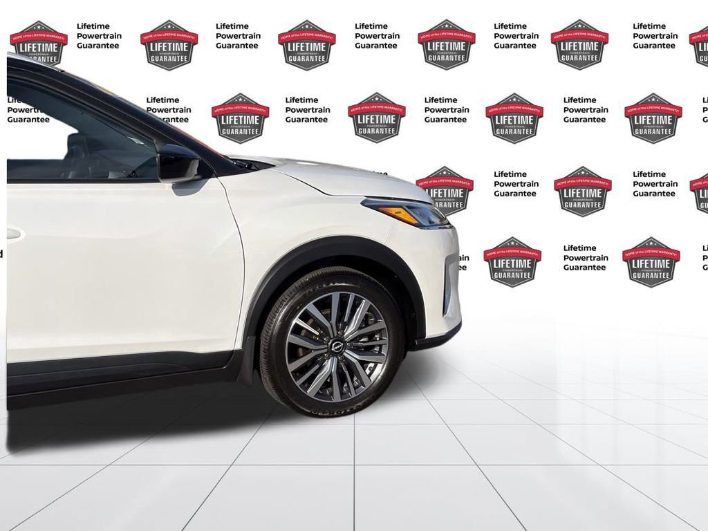 Certified 2024 Nissan Kicks SV image 8