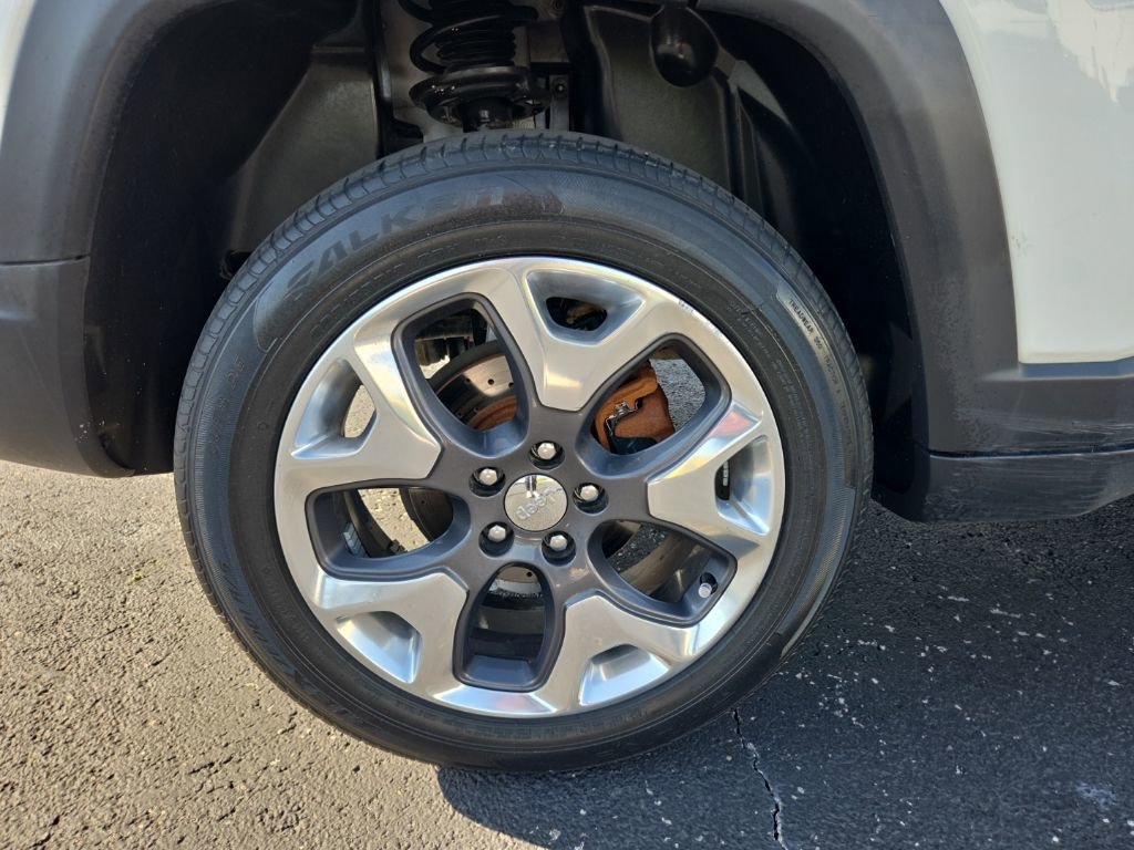 Used 2019 Jeep Compass Limited AWD/4WD image 19