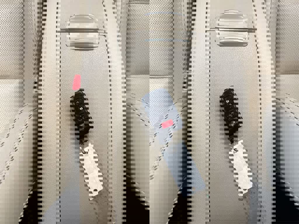 Used 2018 Toyota Highlander Limited image 39