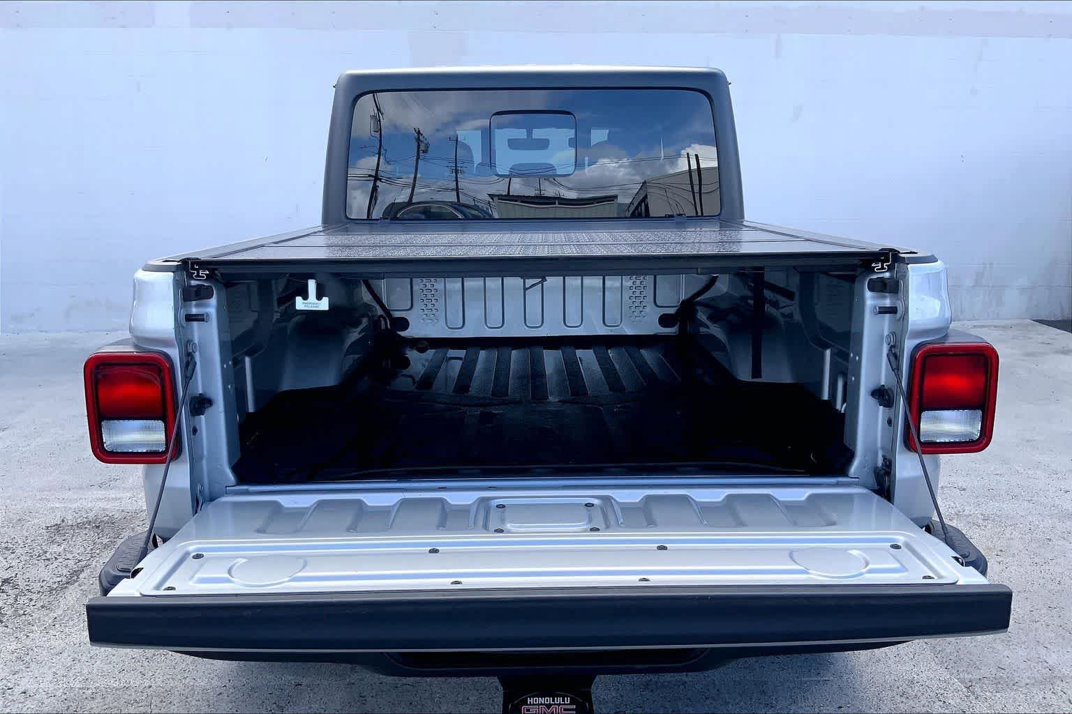 Used 2022 Jeep Gladiator Mojave w/ Cold Weather Group AWD/4WD image 18