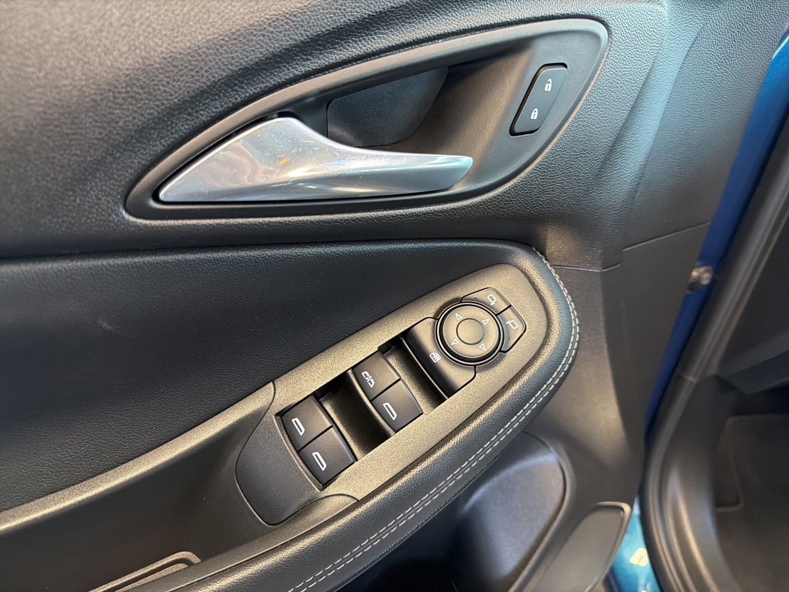Used 2020 Buick Encore GX Preferred AWD/4WD image 14
