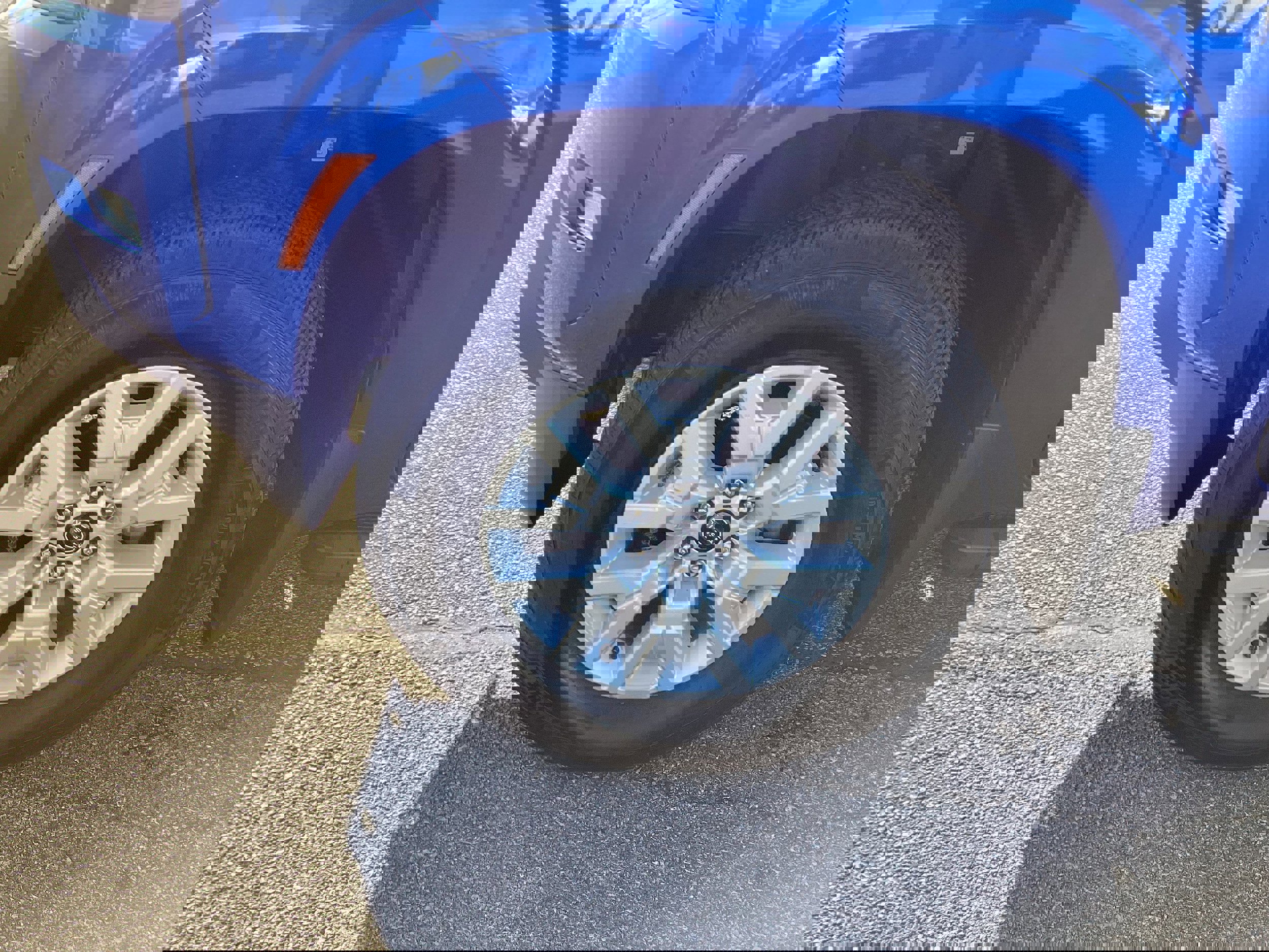 Used 2024 Nissan Frontier SV w/ SV Convenience Package image 9