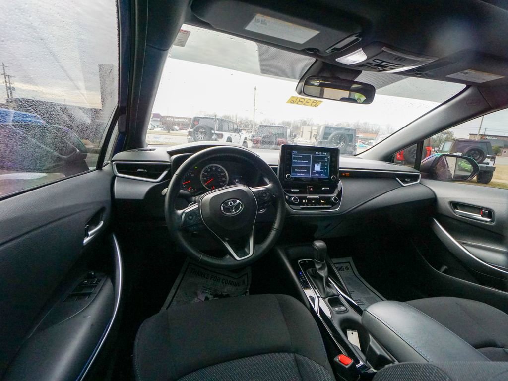 Used 2022 Toyota Corolla SE w/ SE Premium Package image 12