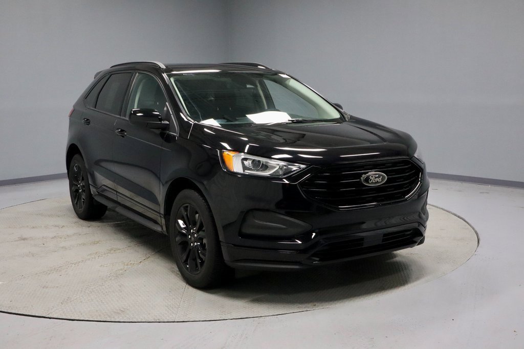 Certified 2022 Ford Edge SE w/ Black Appearance Package image 1