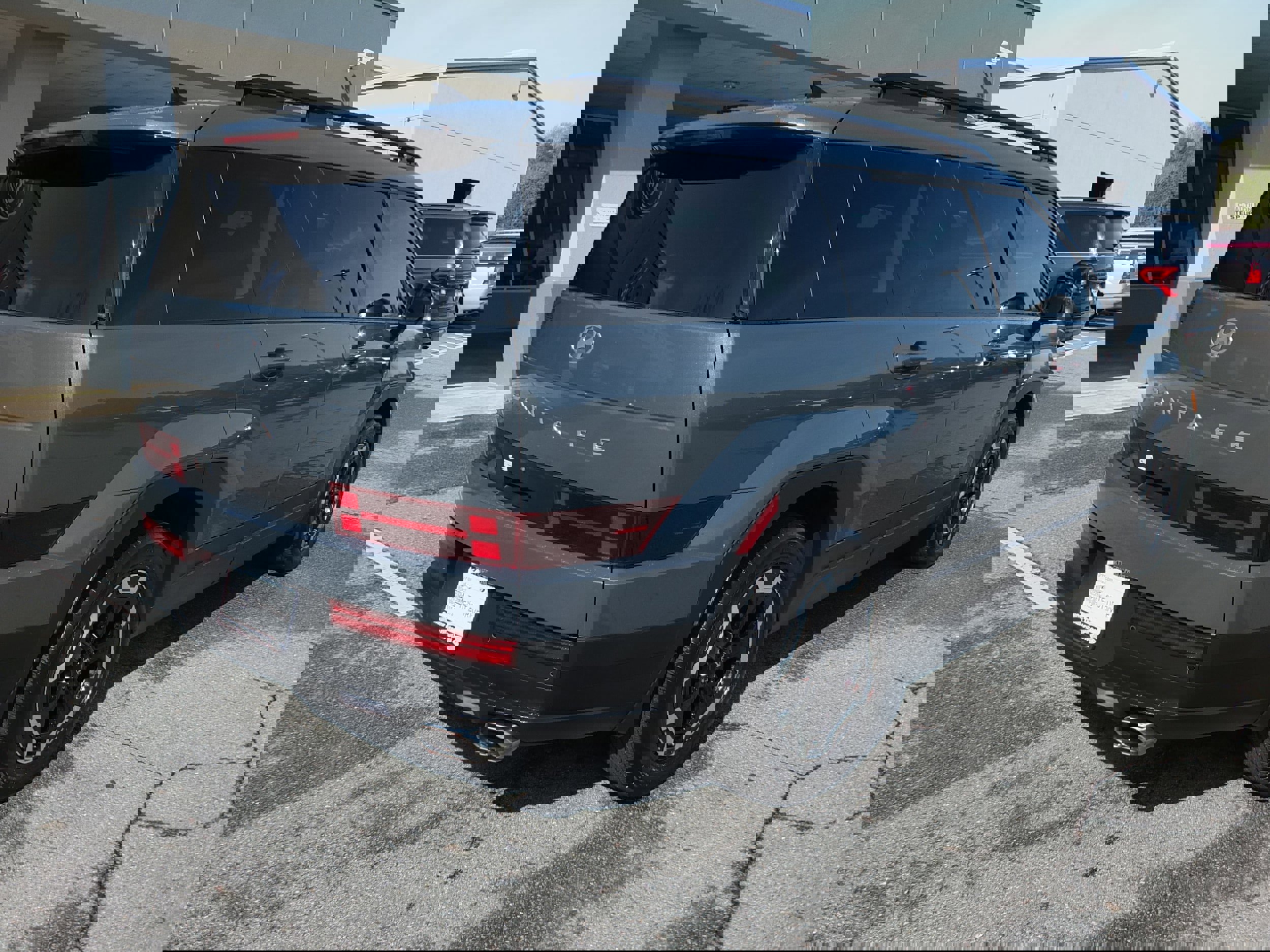 Used 2025 Hyundai Santa Fe SEL image 3