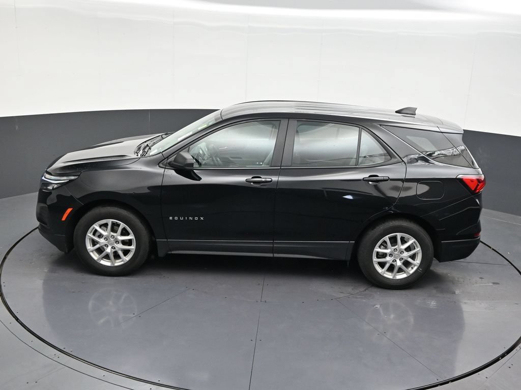 Used 2024 Chevrolet Equinox LS w/ Driver Confidence II Package FWD image 16