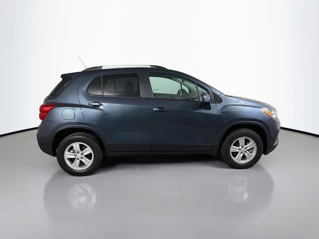 Used 2022 Chevrolet Trax LT w/ Premium Seat Package AWD/4WD image 5