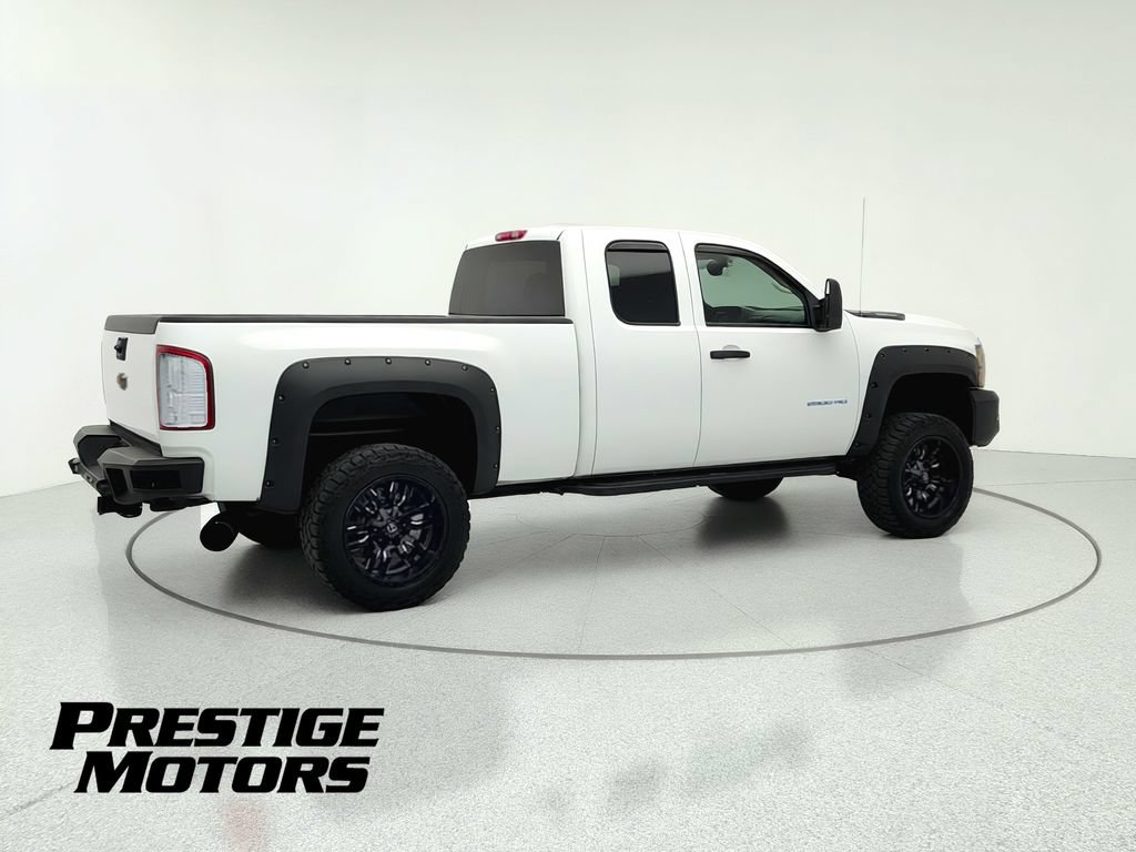 Used 2013 Chevrolet Silverado 2500 LT w/ Interior Plus Package AWD/4WD image 8