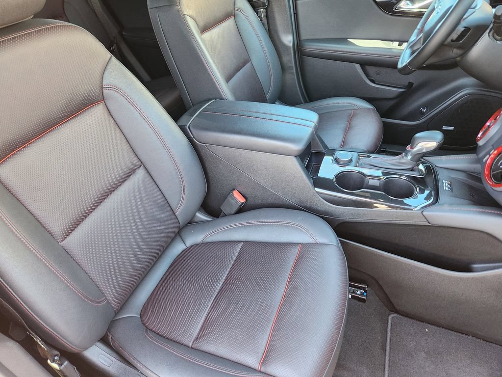 Used 2025 Chevrolet Blazer RS FWD image 14