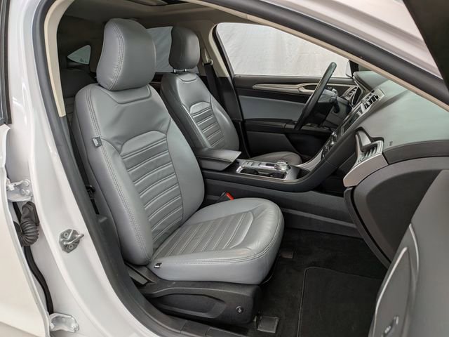 Used 2020 Ford Fusion SE image 24