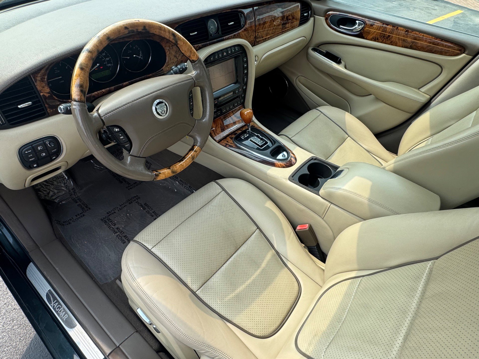 Used 2008 Jaguar XJ8 L image 3