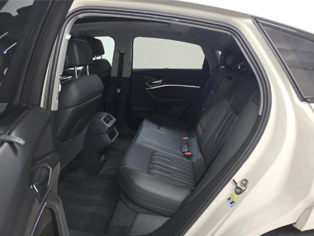 Used 2021 Audi e-tron Prestige w/ Prestige Package AWD/4WD image 9