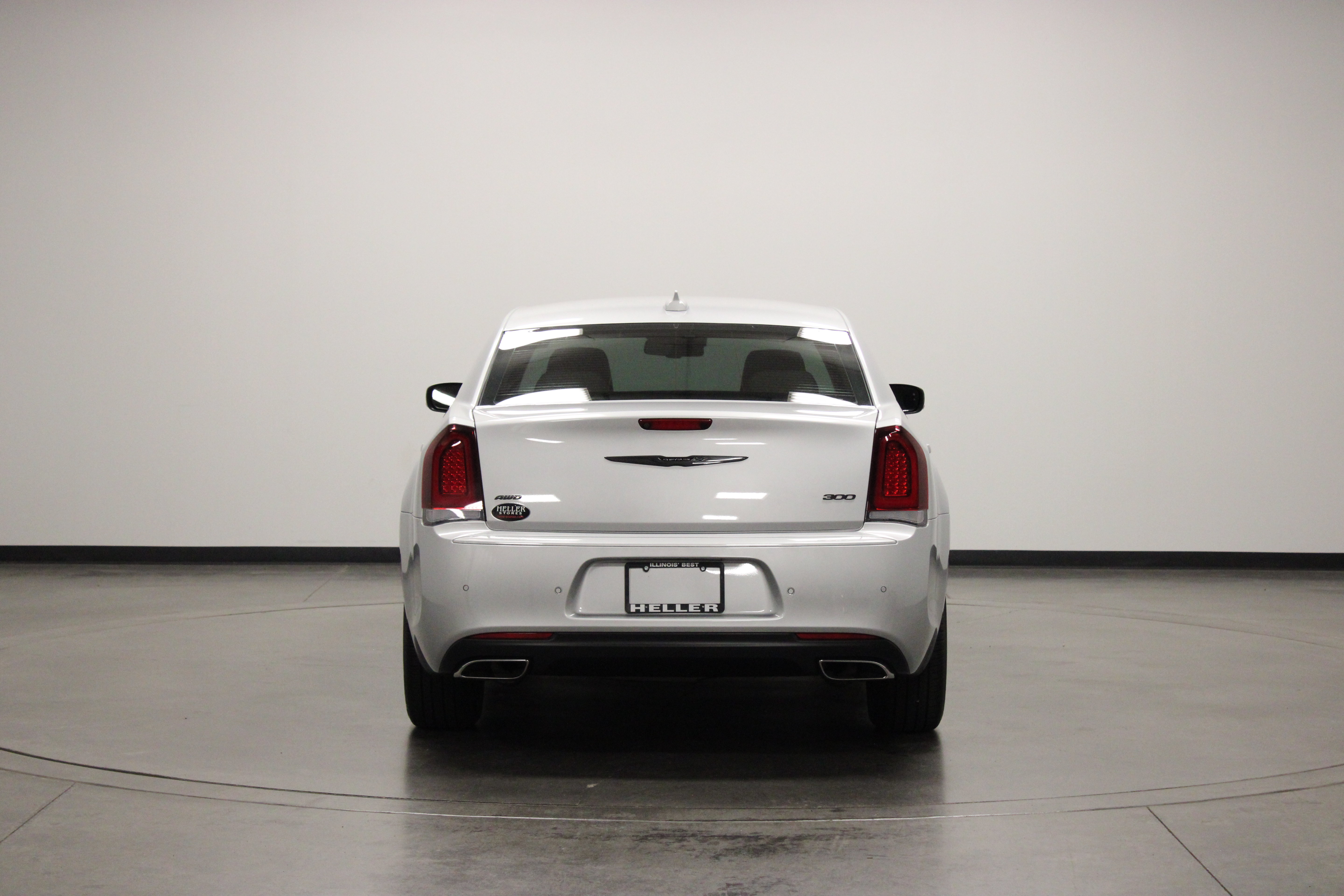 Used 2022 Chrysler 300 Touring L w/ Safetytec Plus Group AWD/4WD image 7