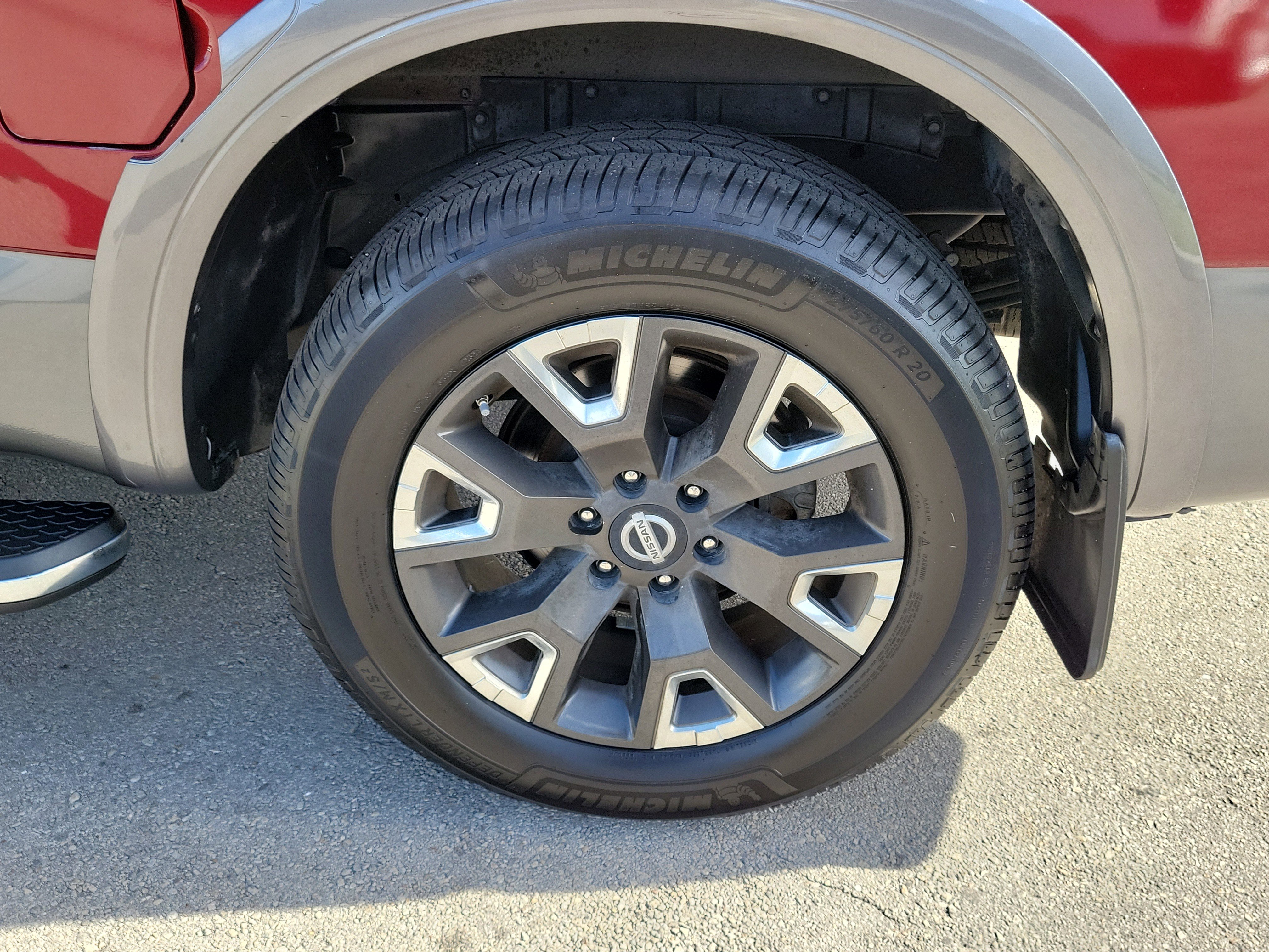 Used 2020 Nissan Titan Platinum Reserve w/ Moonroof Package image 27