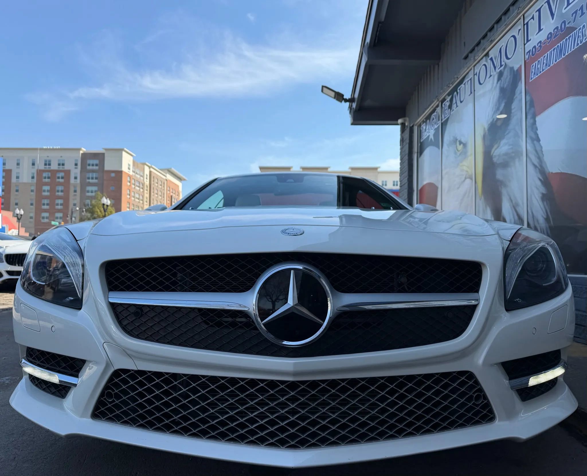 Used 2016 Mercedes-Benz SL 550 w/ Driver Assistance Package image 5