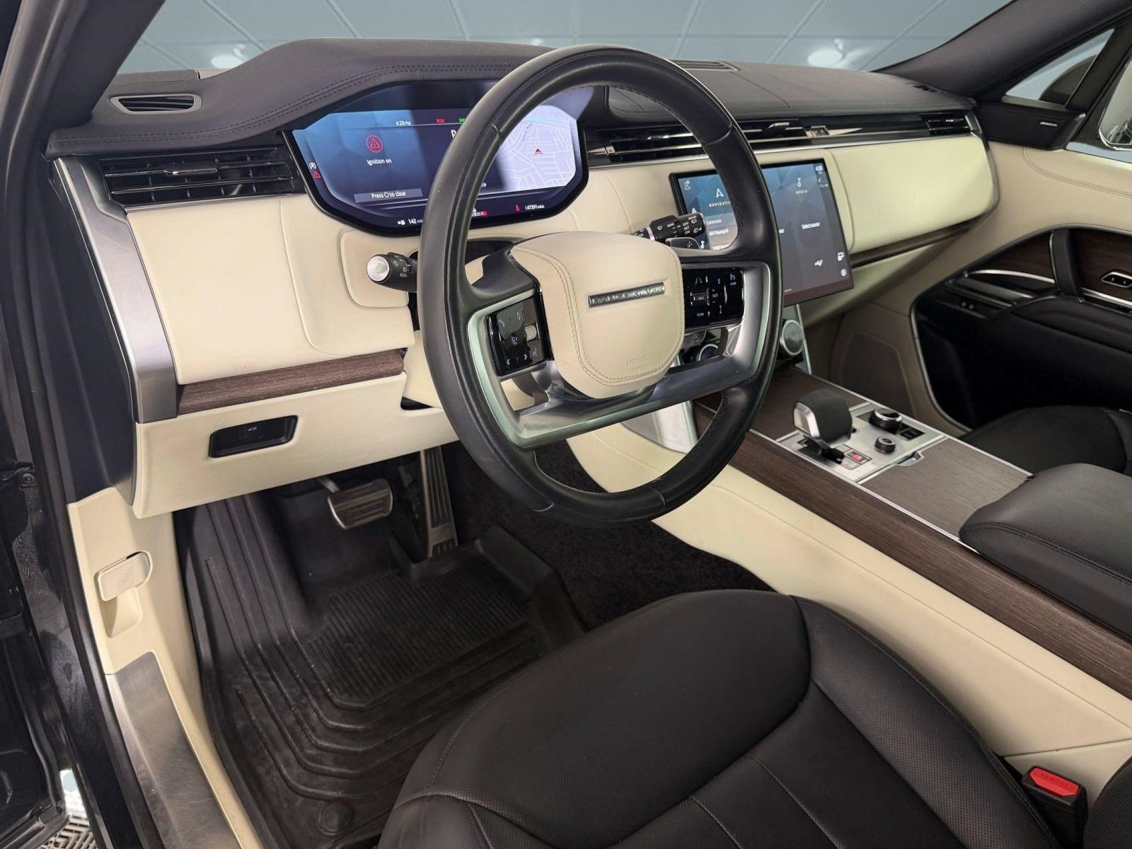 Used 2023 Land Rover Range Rover SE AWD/4WD image 4