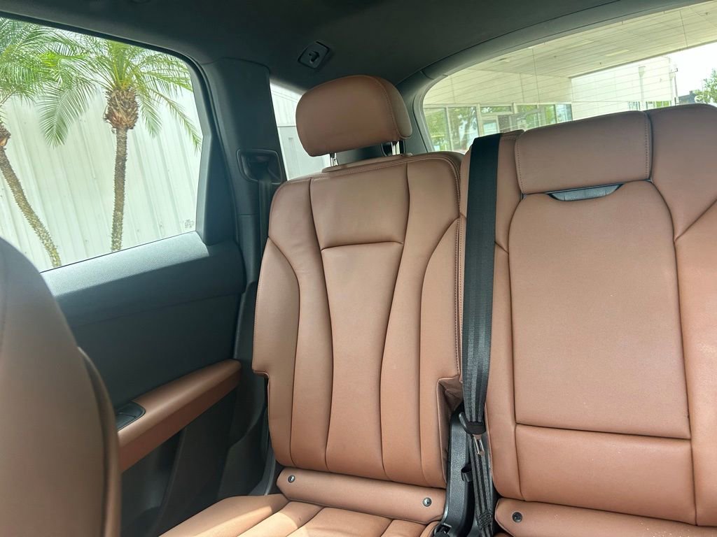 Used 2023 Audi Q7 2.0T Premium w/ Towing Package image 12