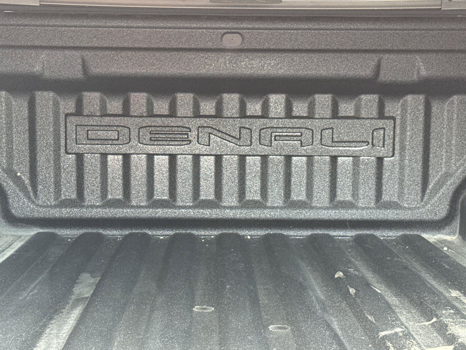 Used 2024 GMC Canyon Denali AWD/4WD image 7