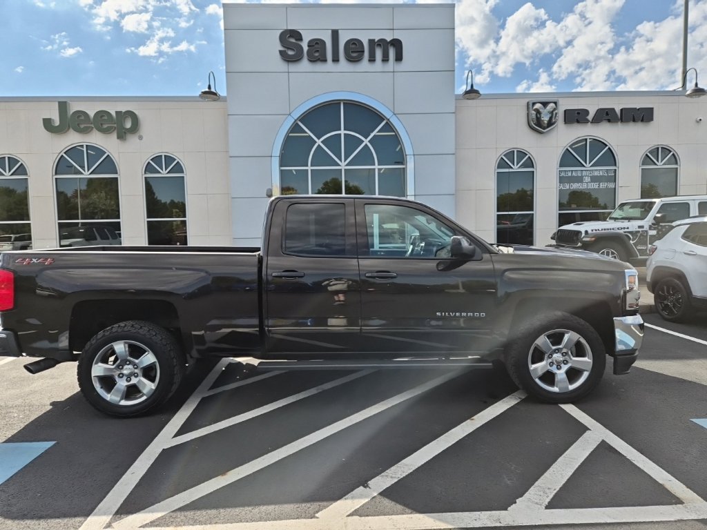 Used 2018 Chevrolet Silverado 1500 LT w/ All Star Edition AWD/4WD image 5