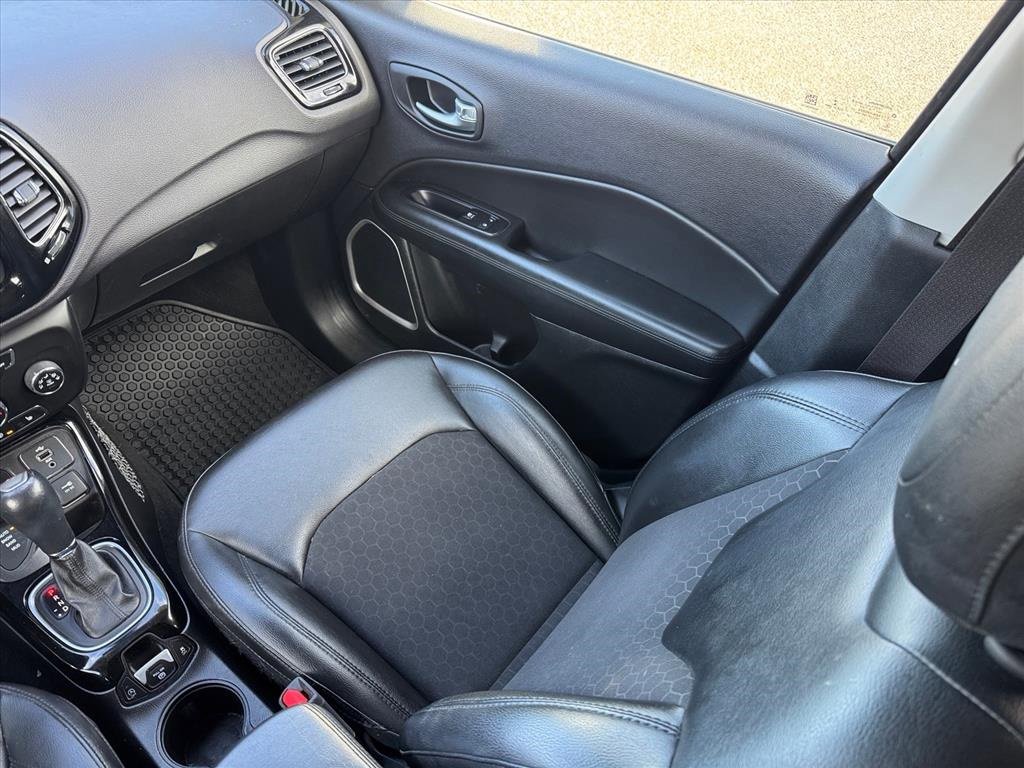 Used 2018 Jeep Compass Latitude image 21