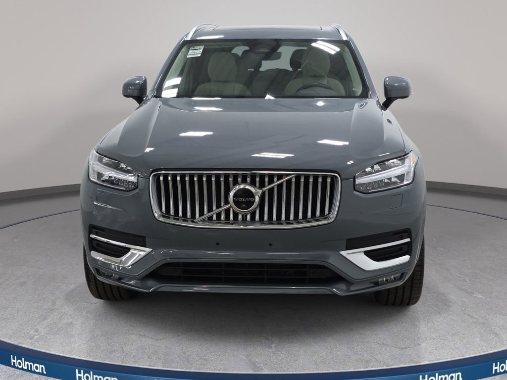 Used 2023 Volvo XC90 B6 Plus w/ Protection Package image 3