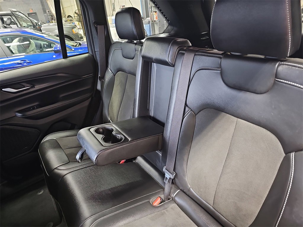 Used 2023 Jeep Grand Cherokee Altitude image 14