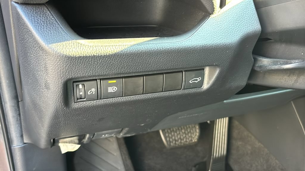Used 2021 Toyota RAV4 XLE Premium FWD image 13