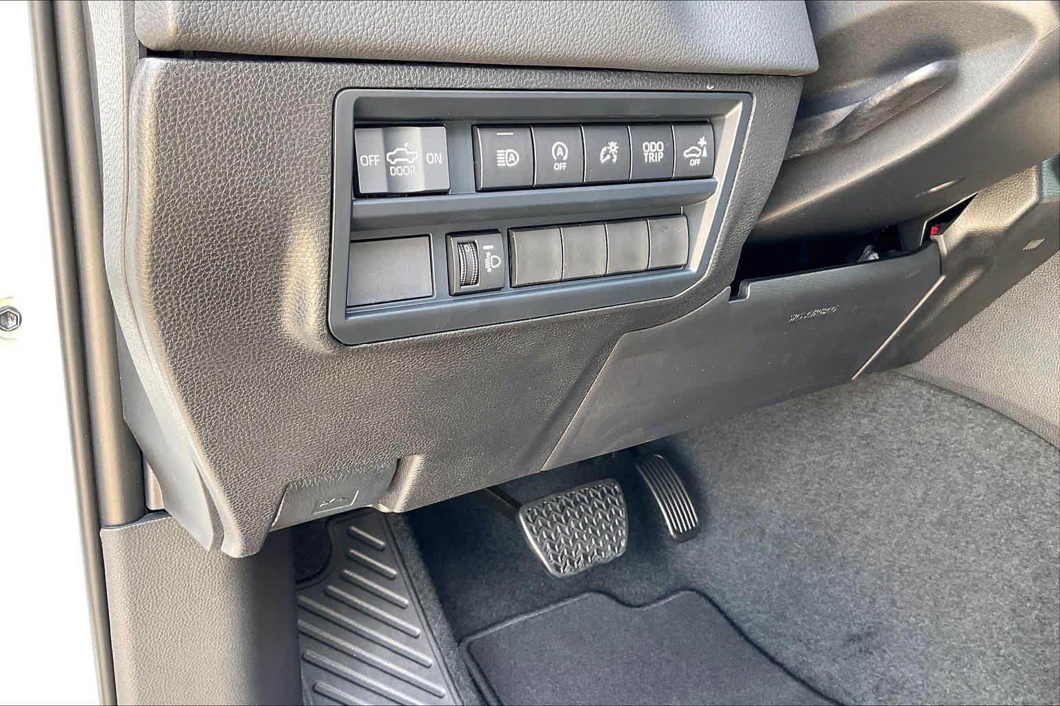 New 2026 Toyota Tundra Limited AWD/4WD image 18