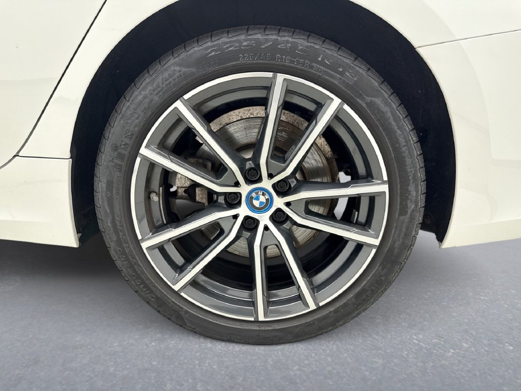 Used 2022 BMW 330e xDrive w/ Driving Assistance Package AWD/4WD image 26