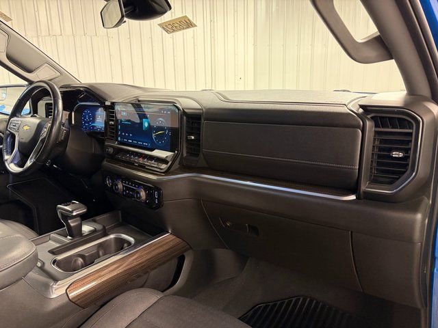 Used 2022 Chevrolet Silverado 1500 LT w/ Z71 Off-Road Package image 17