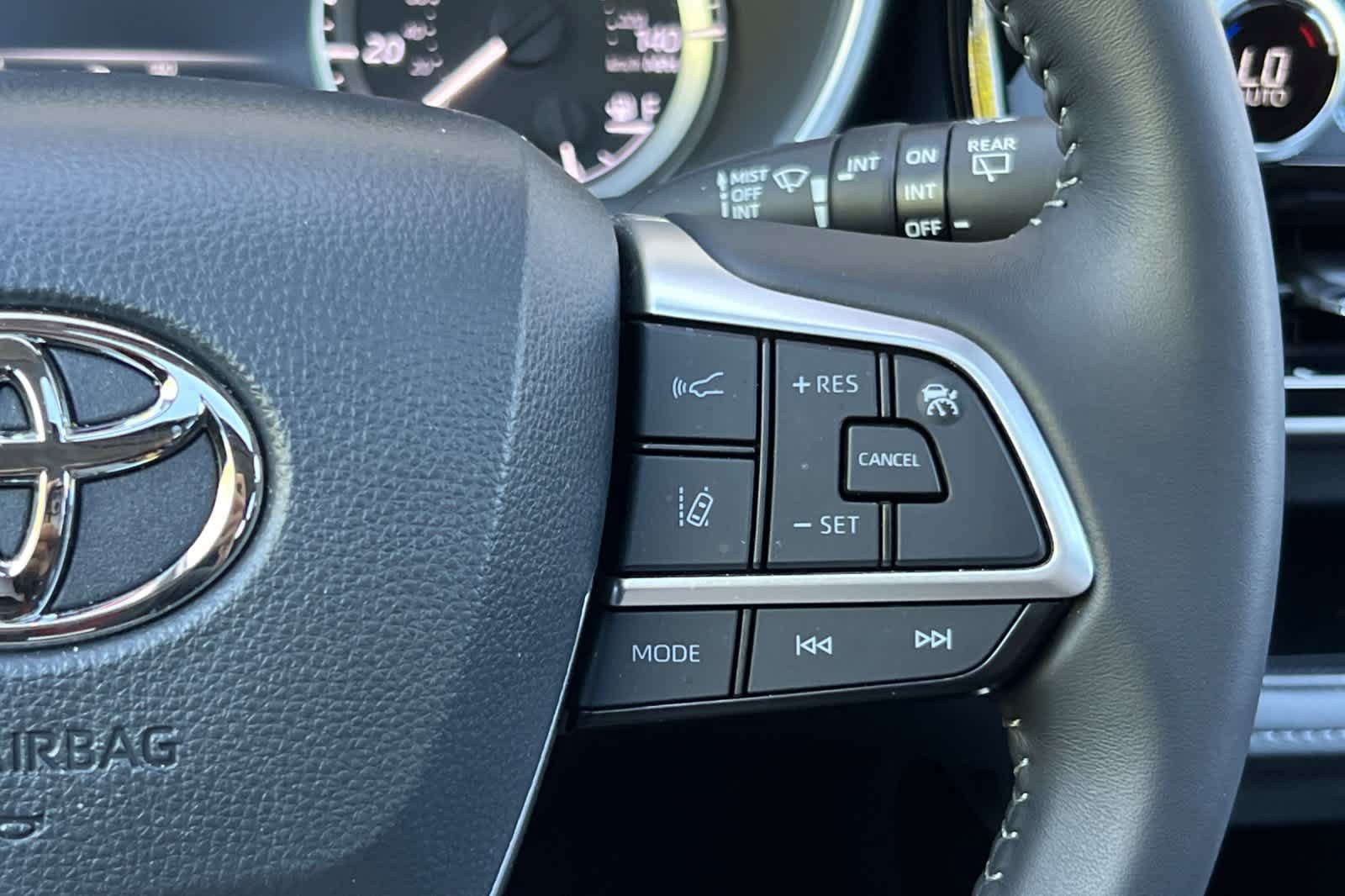 Used 2026 Toyota Highlander XLE AWD/4WD image 29