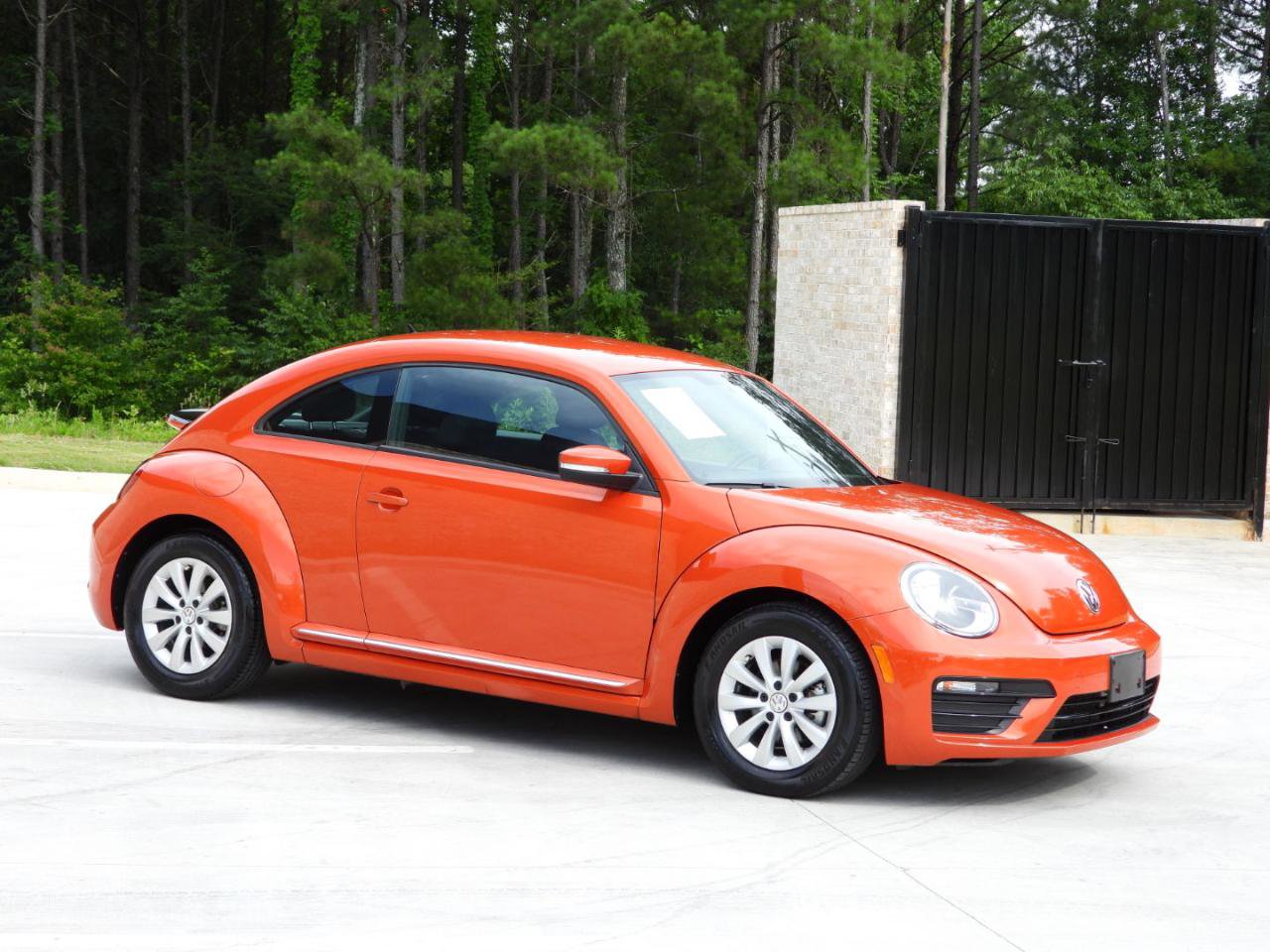 Used 2019 Volkswagen Beetle 2.0T SE FWD image 22