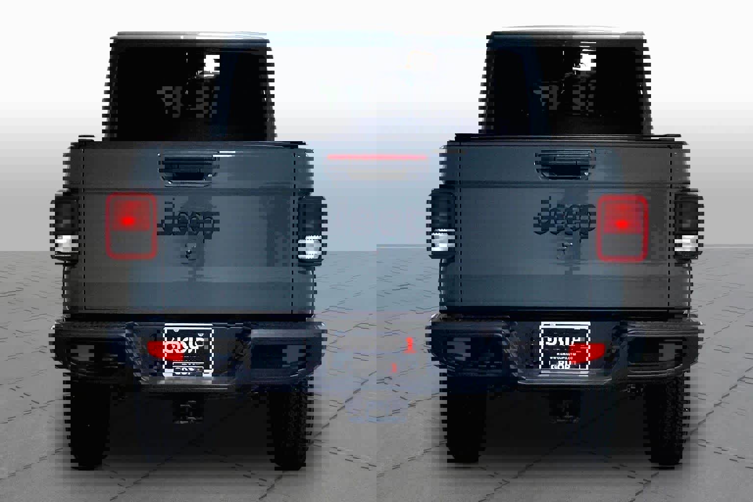 Used 2025 Jeep Gladiator Sport w/ Premium Package image 4