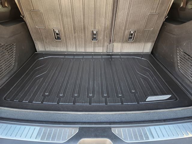 Used 2025 GMC Yukon XL Denali w/ Sun & Power Step Package image 33